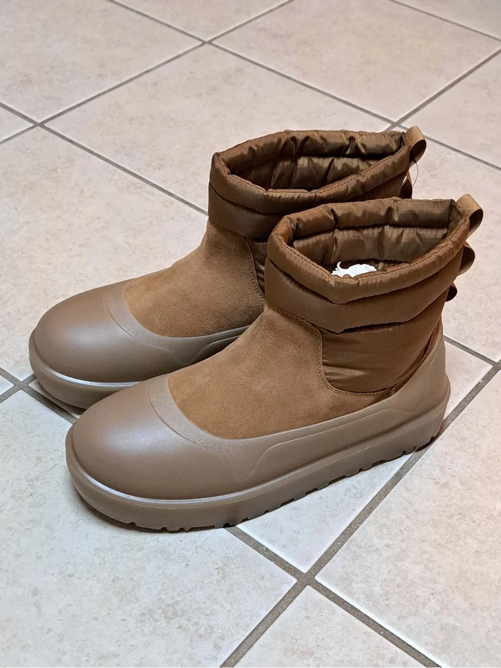 UGG Classic Mini Mod Winter Boot - Men's size 12